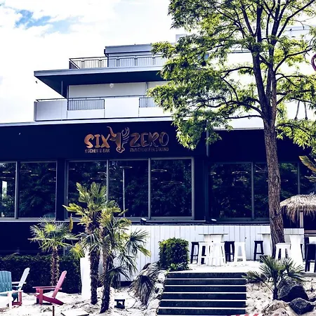 Hotell The Flamingo 4*