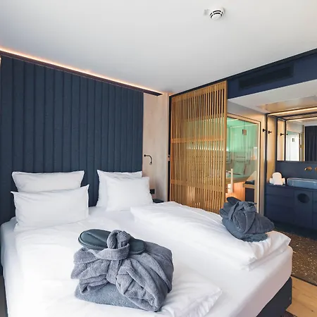 The Flamingo Hotel 4*