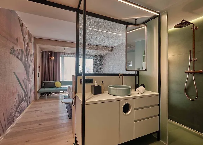 The Flamingo Ξενοδοχείο 4*